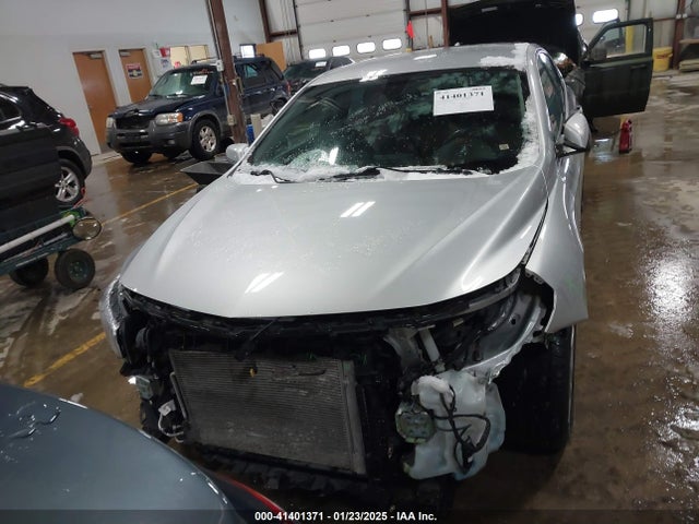 1G1ZD5STXJF171376 Chevrolet MALIBU LT