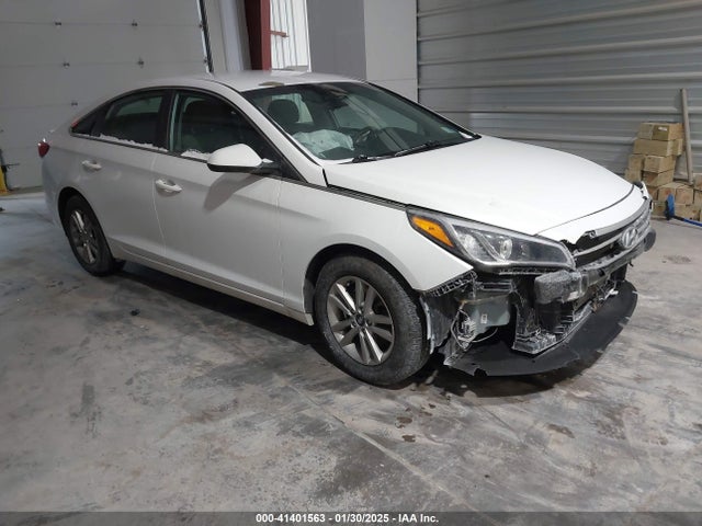 Hyundai SONATA SE 2016 5NPE24AF1GH319138 Image 1