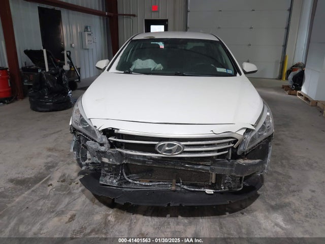 Hyundai SONATA SE 2016 5NPE24AF1GH319138 Image 13