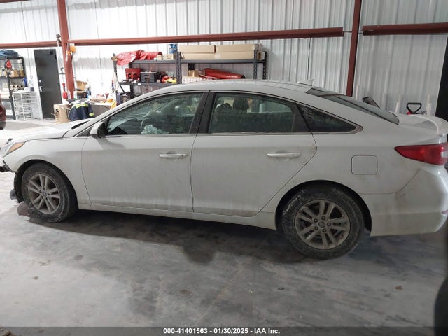 Hyundai SONATA SE 2016 5NPE24AF1GH319138 Image 15