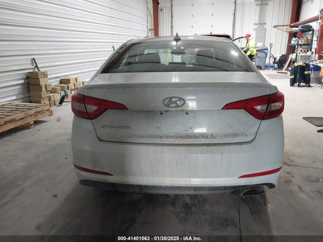 Hyundai SONATA SE 2016 5NPE24AF1GH319138 Image 17