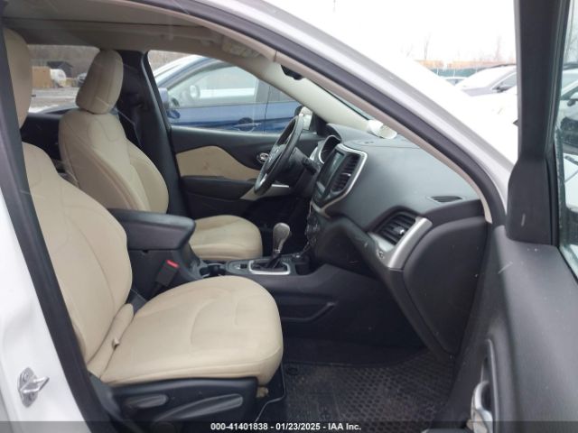 1C4PJMCS6HW599754 Jeep Cherokee Latitude 4x4