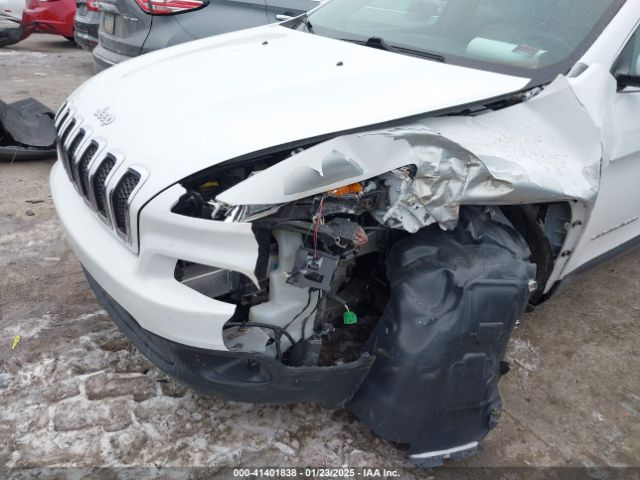 1C4PJMCS6HW599754 Jeep Cherokee Latitude 4x4