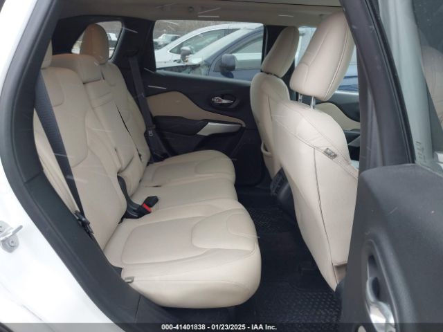 1C4PJMCS6HW599754 Jeep Cherokee Latitude 4x4