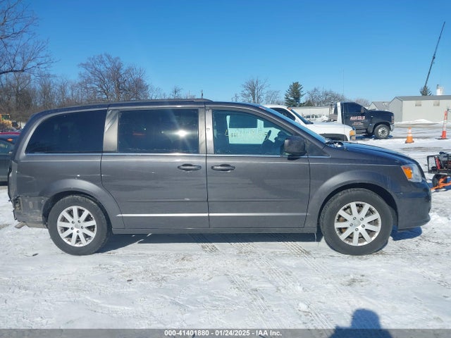 2C4RC1AG7FR675214 Chrysler Town & Country Lx