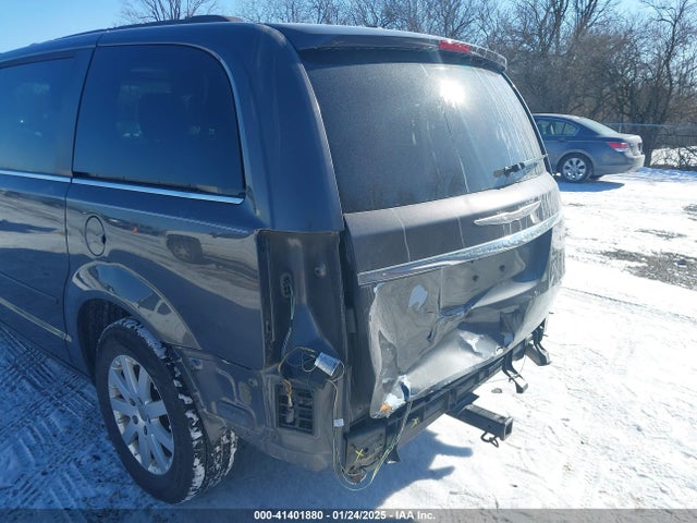 2C4RC1AG7FR675214 Chrysler Town & Country Lx