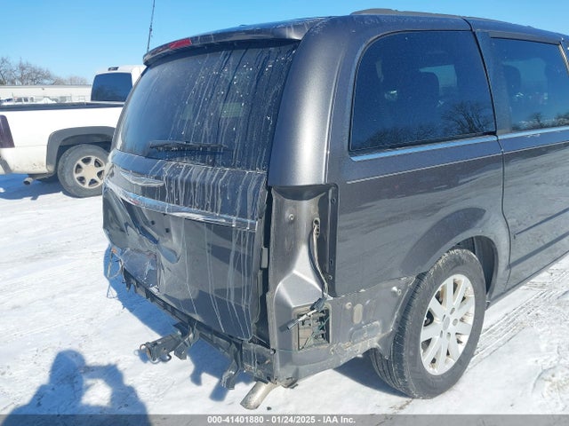 2C4RC1AG7FR675214 Chrysler Town & Country Lx