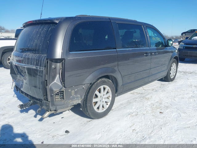 2C4RC1AG7FR675214 Chrysler Town & Country Lx
