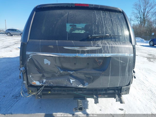 2C4RC1AG7FR675214 Chrysler Town & Country Lx