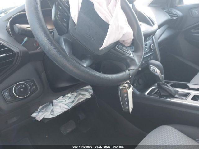 1FMCU9GD3KUC24904 Ford ESCAPE SE