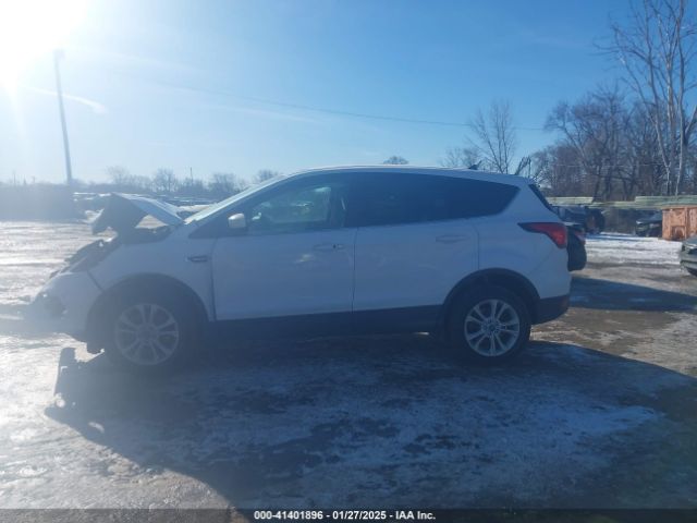 1FMCU9GD3KUC24904 Ford ESCAPE SE