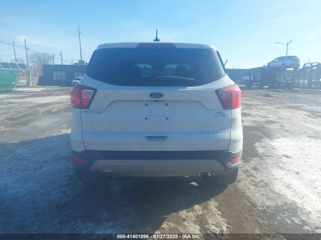 1FMCU9GD3KUC24904 Ford ESCAPE SE