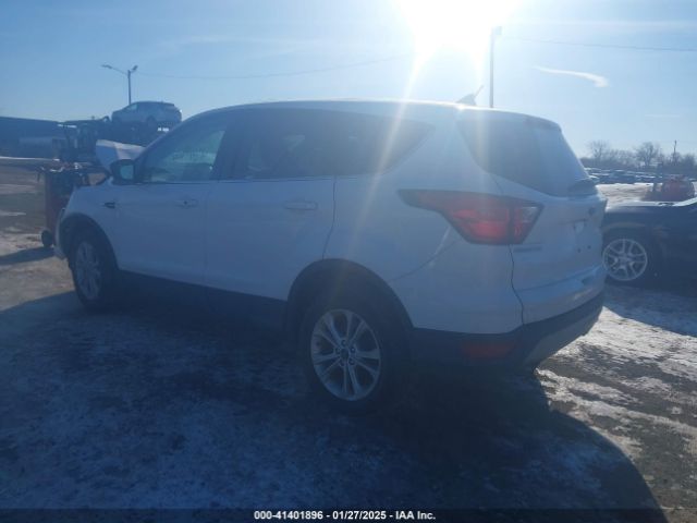 1FMCU9GD3KUC24904 Ford ESCAPE SE