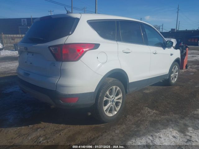 1FMCU9GD3KUC24904 Ford ESCAPE SE