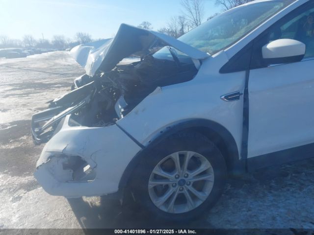 1FMCU9GD3KUC24904 Ford ESCAPE SE