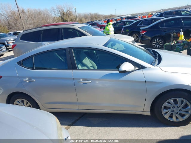 Hyundai ELANTRA SE 2017 KMHD74LFXHU403276 Image 13
