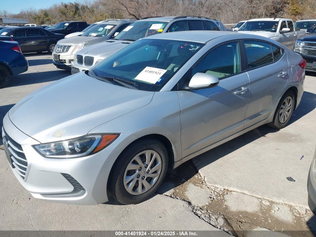Hyundai ELANTRA SE 2017 KMHD74LFXHU403276 Image 2