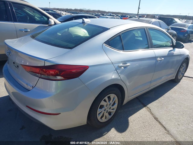 Hyundai ELANTRA SE 2017 KMHD74LFXHU403276 Image 4