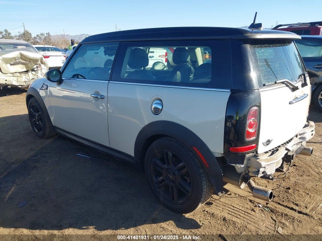2013 MINI CLUBMAN WMWZG3C58DTY39956 Photo 2