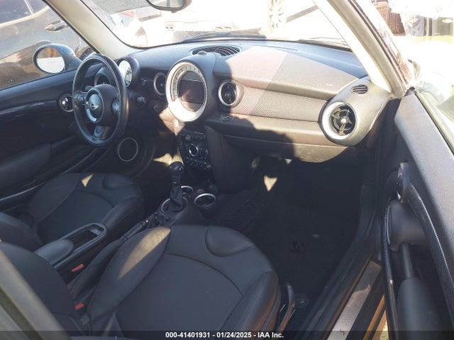 2013 MINI CLUBMAN WMWZG3C58DTY39956 Photo 4
