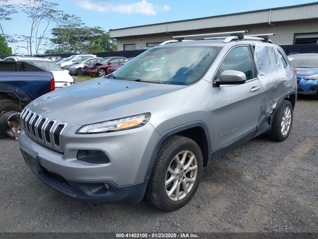 Jeep Cherokee Latitude 2015 1C4PJLCB1FW694407 Image 2