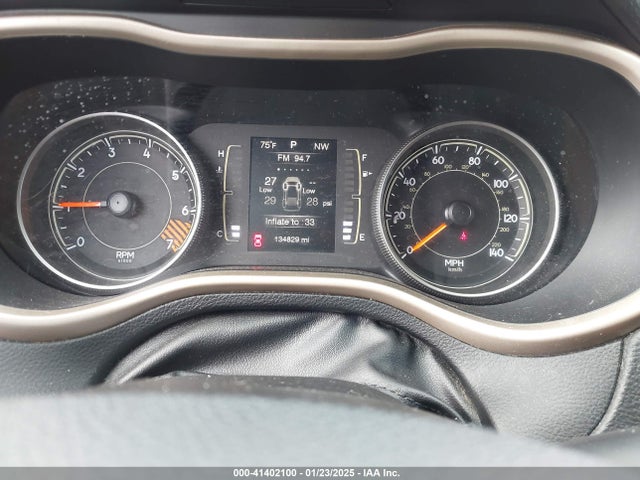 Jeep Cherokee Latitude 2015 1C4PJLCB1FW694407 Image 7