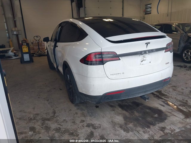 2016 TESLA MODEL X 5YJXCAE45GF003673 Photo 2
