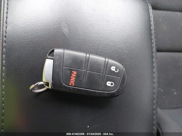 1C4RJEAG0NC128094 Jeep Grand Cherokee Wk Laredo E 4x2
