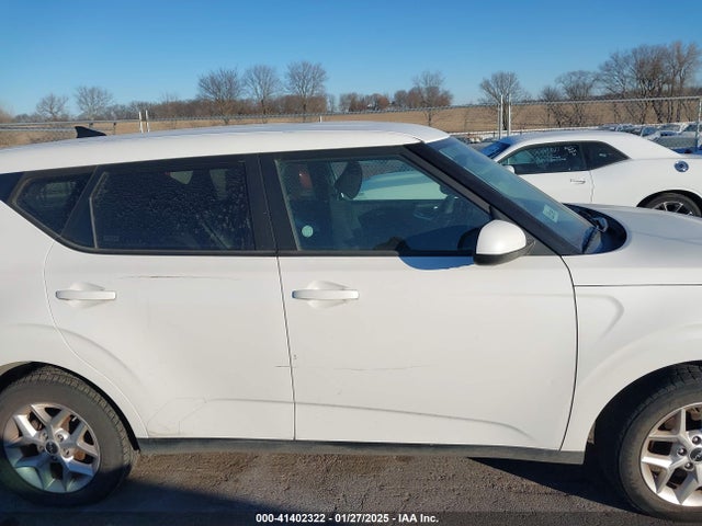 KIA SOUL LX 2022 KNDJ23AU9N7177615 Image 13