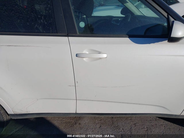 KIA SOUL LX 2022 KNDJ23AU9N7177615 Image 17