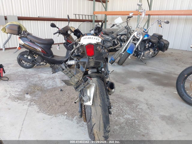 Yamaha Yzf-r1 2023 JYARN66E4PA002705 Image 19