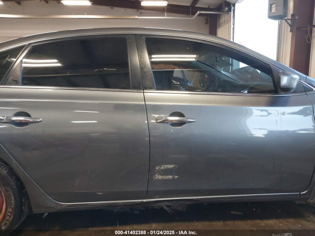 3N1AB7AP5GY335891 Nissan 2016