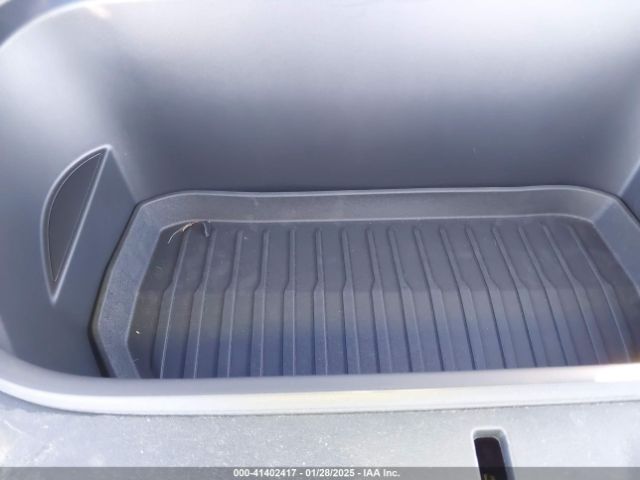 2024 TESLA MODEL Y 7SAYGDEFXRA282830 Photo 9