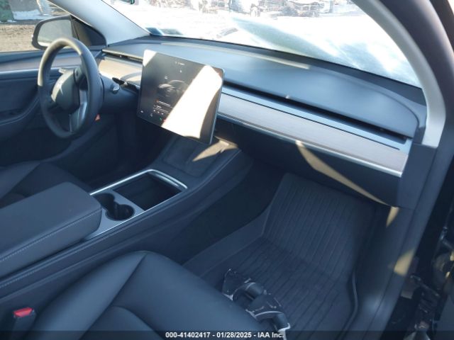 2024 TESLA MODEL Y 7SAYGDEFXRA282830 Photo 4