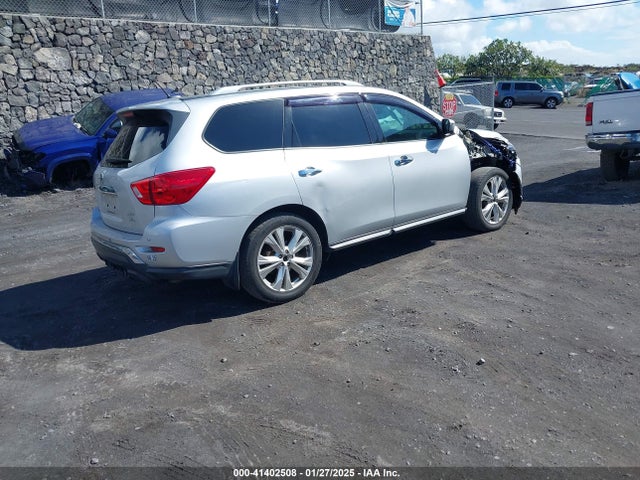 5N1DR2MM6JC637969 Nissan Pathfinder Sl