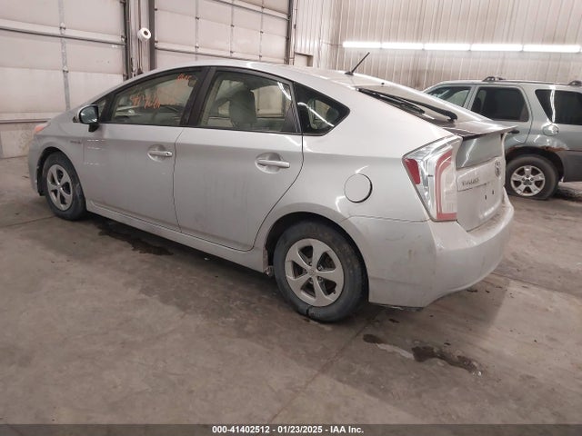Toyota Prius Two 2014 JTDKN3DU2E1760196 Image 3