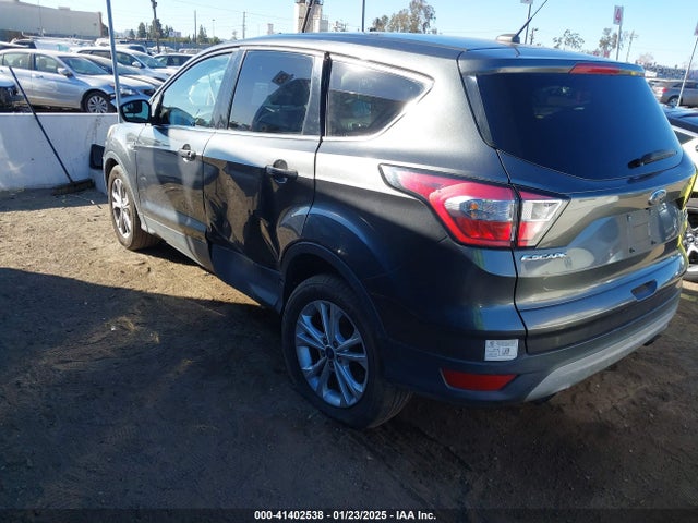 Ford ESCAPE SE 2017 1FMCU0GDXHUD20212 Image 3
