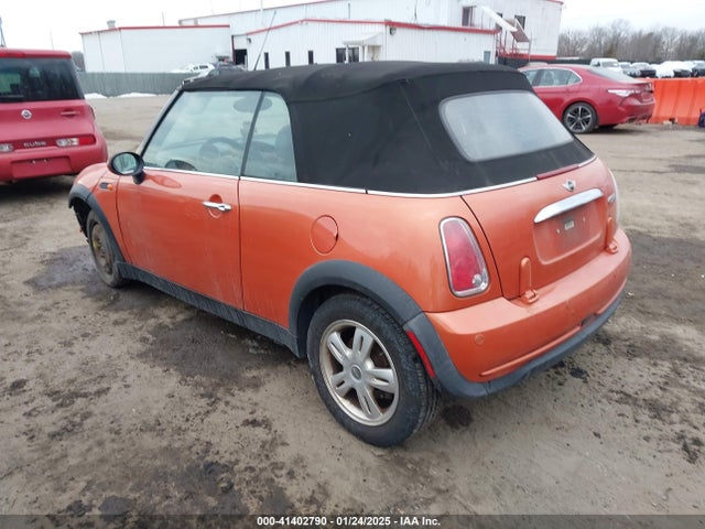 2006 MINI COOPER WMWRF33566TG14606 Photo 2