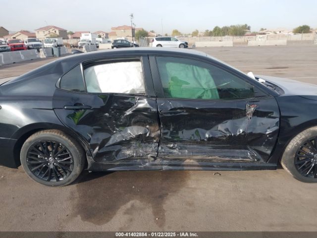 4T1T31AK2NU039680 Toyota Camry Nightshade Edition Hybrid