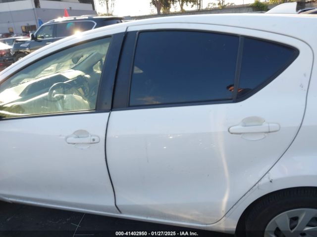JTDKDTB36G1139480 Toyota Prius C One