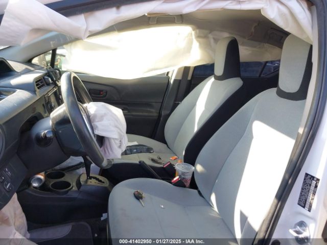 JTDKDTB36G1139480 Toyota Prius C One