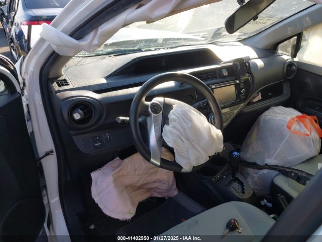 JTDKDTB36G1139480 Toyota Prius C One