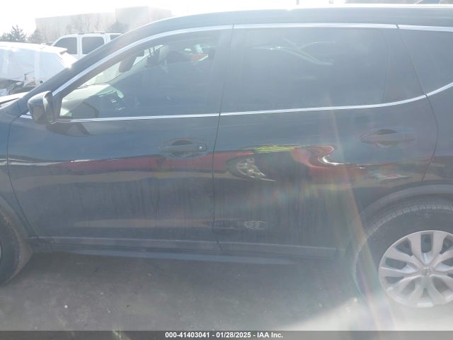 Nissan ROGUE S 2018 5N1AT2MT7JC710133 Image 15