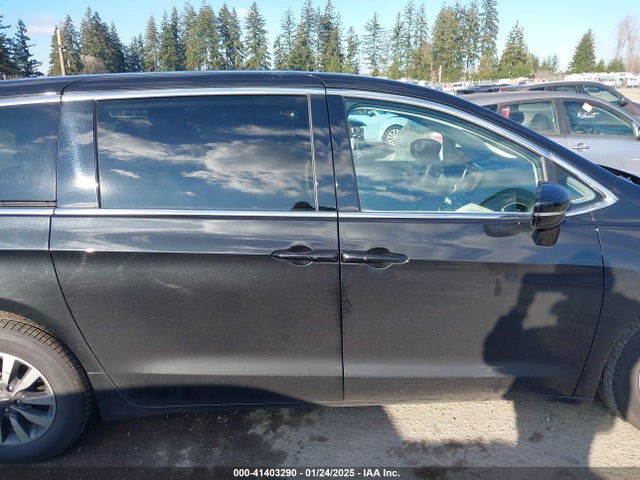 Chrysler Pacifica Hybrid Select 2024 2C4RC1S71RR102800 Image 13