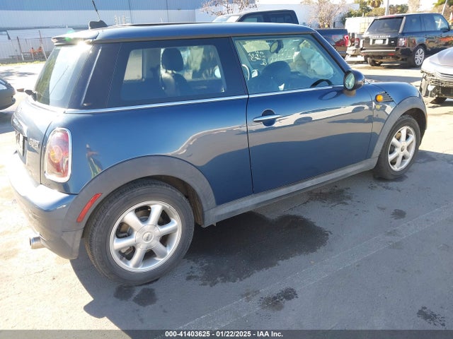 2009 MINI COOPER WMWMF33579TW77418 Photo 3
