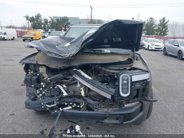 7PDSGABA8PN029719 Rivian R1s Adventure