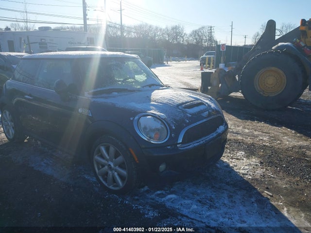 2008 MINI COOPER S WMWMF73508TV35577 Photo 0
