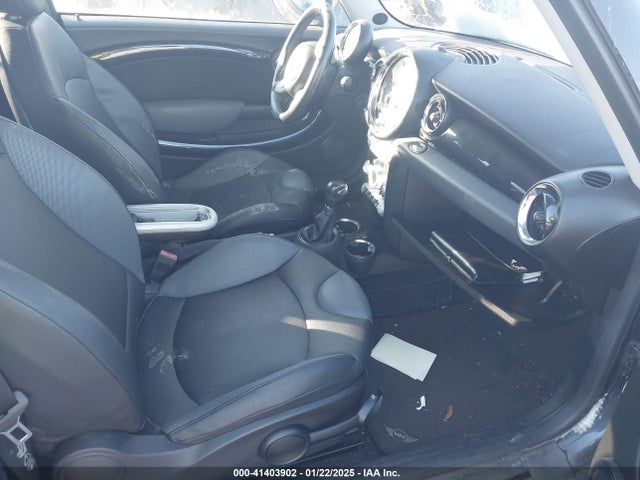 2008 MINI COOPER S WMWMF73508TV35577 Photo 4