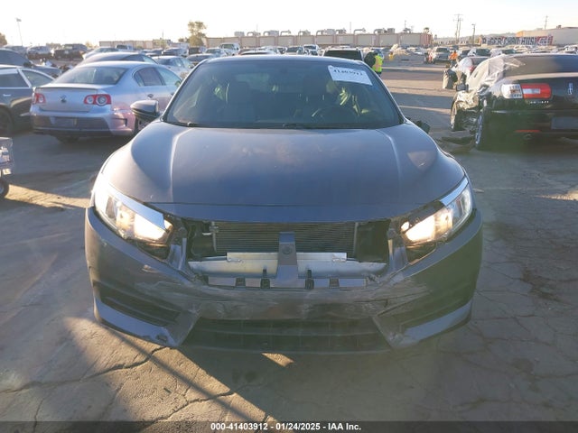 Honda Civic Lx 2018 2HGFC4A57JH304153 Image 12