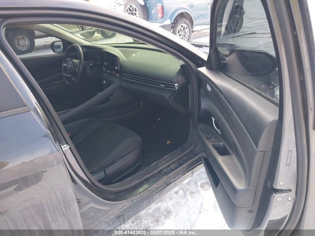 5NPLS4AG9NH056524 Hyundai ELANTRA SEL